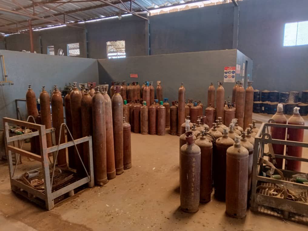 Dépôt de bouteilles de gaz industriels AIRGAZ